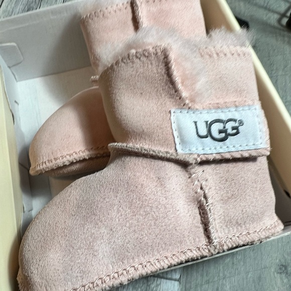 New Pink Ugg Boots Sz 2/3 6-12 months - Picture 1 of 4